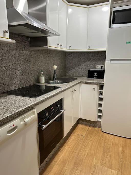 Lovely 2 Bedrooms Apartment Main Square Plasencia Exterior foto